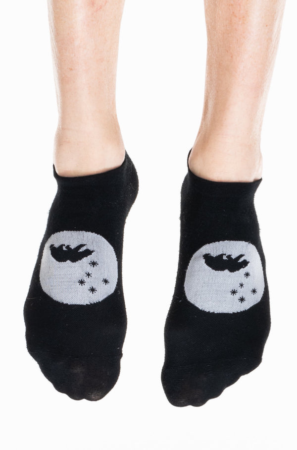 Black ankle socks with bear and stars logo. Supportive workout socks.