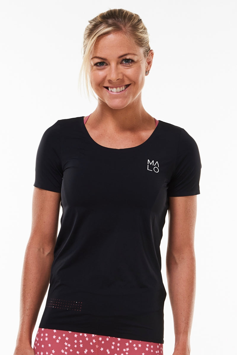 Women's Edge Performance Tee. Seamless back t-shirt. Short sleeve workout shirt.